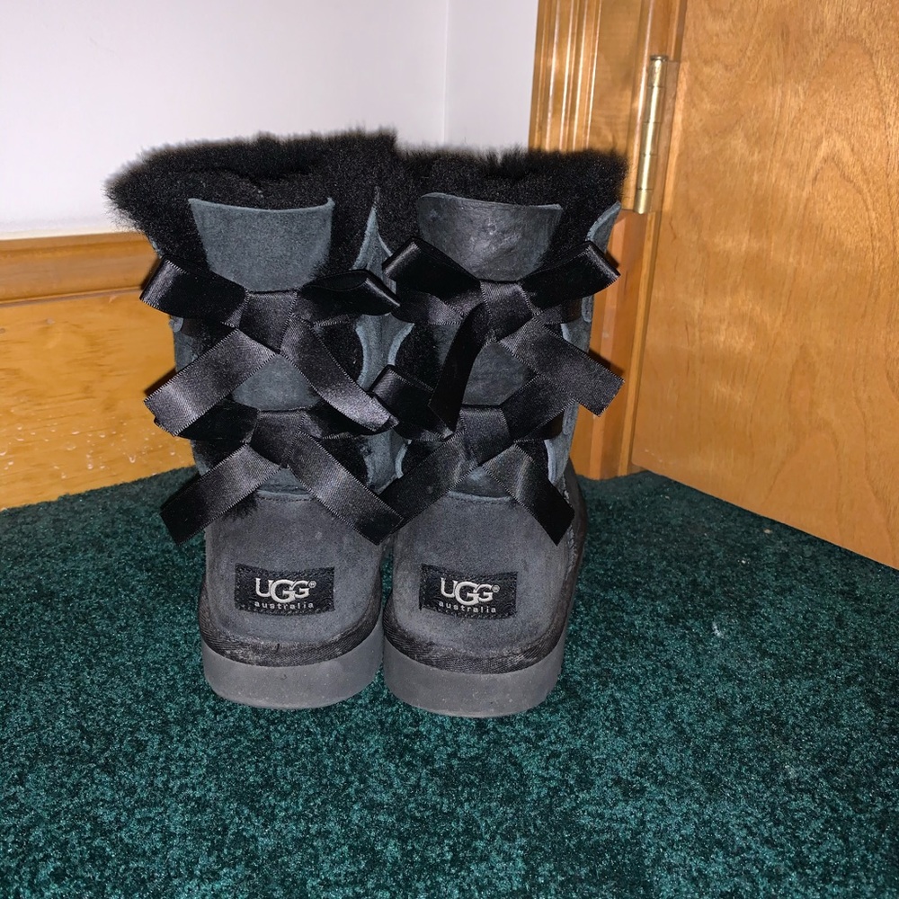 Black Bailey Bow Ugg’s